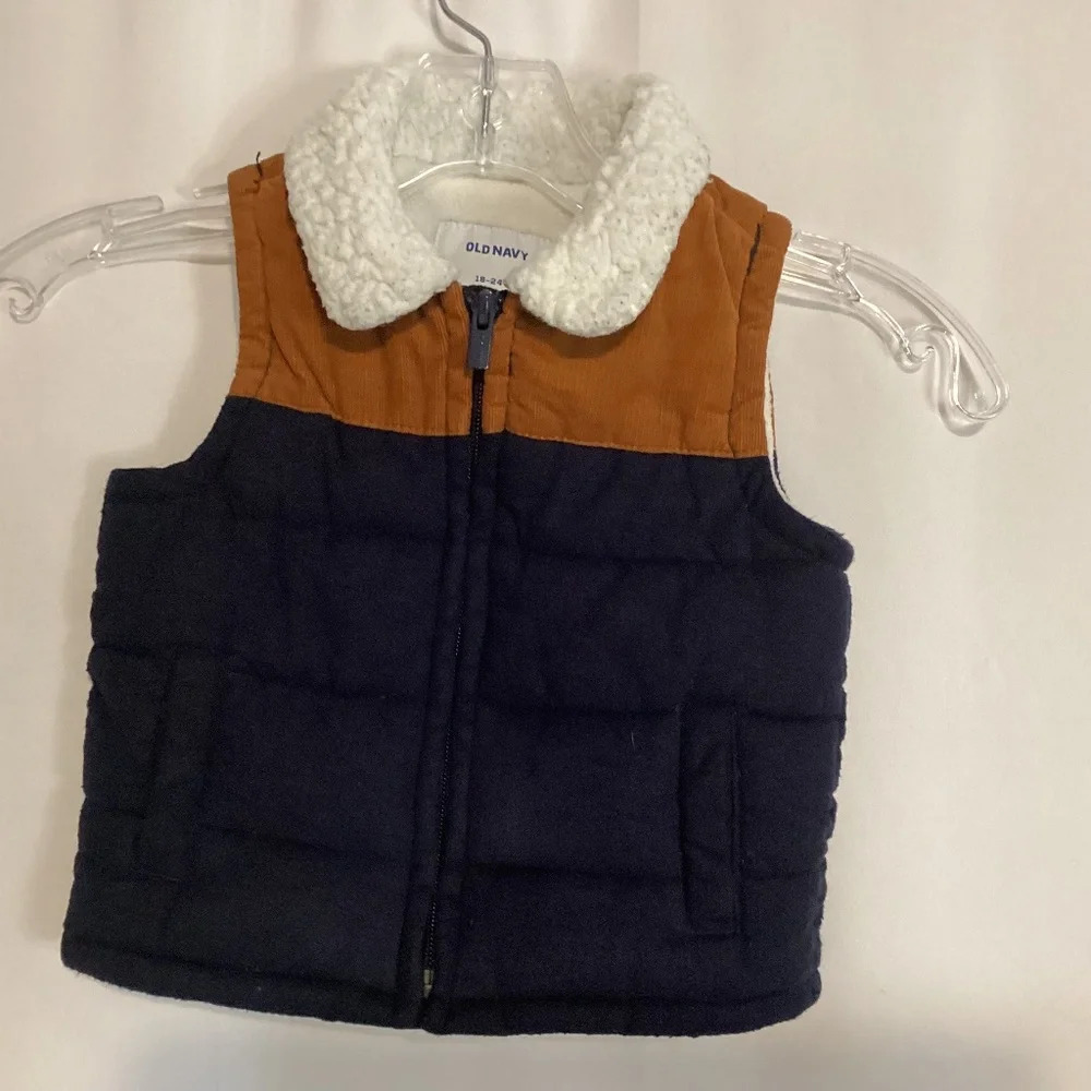 Old Navy vest toddlers SZ 18-24 months puffer fleece lined warm zip up